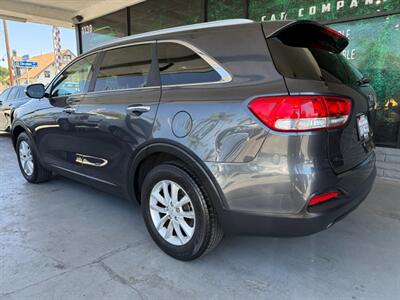 2017 Kia Sorento LX - Photo 4 - Orange, CA 92868