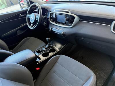 2017 Kia Sorento LX - Photo 25 - Orange, CA 92868