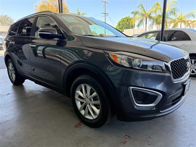 2017 Kia Sorento LX - Photo 7 - Orange, CA 92868