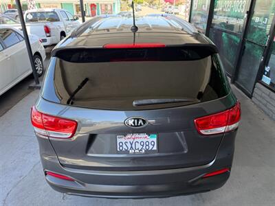 2017 Kia Sorento LX - Photo 14 - Orange, CA 92868