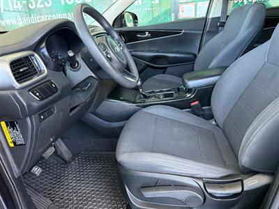 2017 Kia Sorento LX - Photo 16 - Orange, CA 92868