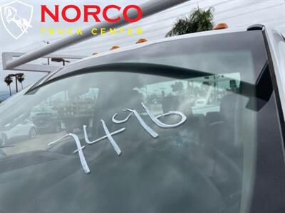 2017 Ford F-250 Super Duty XL  Regular Cab 8' Utility w/ Ladder Rack - Photo 19 - Norco, CA 92860