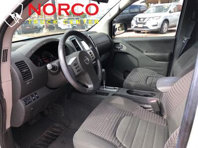 2019 Nissan Frontier SV V6 Extended Cab Short Bed   - Photo 9 - Norco, CA 92860