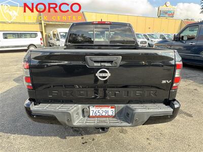 2022 Nissan Frontier SV Crew Cab Short Bed   - Photo 7 - Norco, CA 92860
