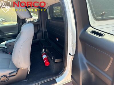 2019 Toyota Tacoma SR  .4x4  Extended Cab w/ Camper Shell & Ladder Rack 4x4 - Photo 19 - Norco, CA 92860