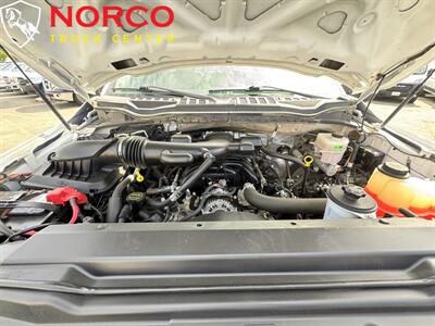 2018 FORD F 550 Regular Cab 12' Stake Bed w/ Lift Gate   - Photo 28 - Norco, CA 92860