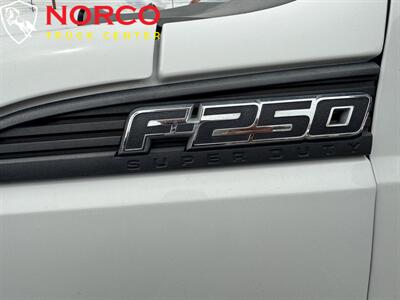 2015 Ford F-250 Super Duty XL Regular Cab 8' Utility Bed   - Photo 13 - Norco, CA 92860