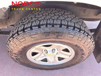 2002 Toyota Tacoma ext cab   - Photo 9 - Norco, CA 92860