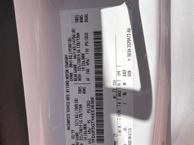 2019 Ford F-550 Super Duty Stake Bed w/ Liftgate - Photo 18 - Norco, CA 92860
