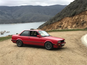 1991 BMW 318is   - Photo 1 - Santa Clarita, CA 91390