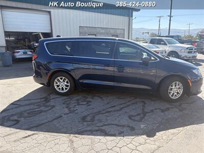 2017 Chrysler Pacifica Touring Sedan