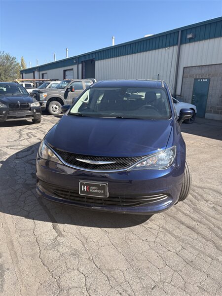 2017 Chrysler Pacifica Touring - Photo 7 - West Bountiful, UT 84087-1313