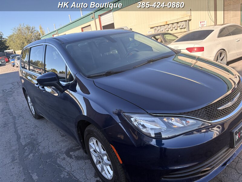 2017 Chrysler Pacifica Touring - Photo 4 - West Bountiful, UT 84087-1313