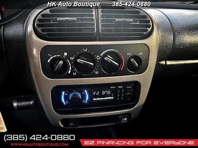 2005 Dodge Neon SXT   - Photo 18 - West Bountiful, UT 84087-1313