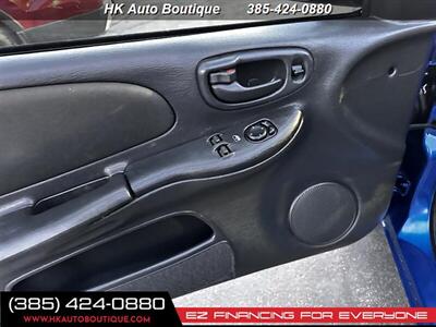 2005 Dodge Neon SXT   - Photo 11 - West Bountiful, UT 84087-1313