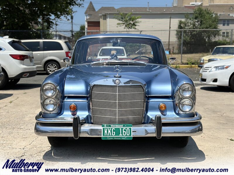 1967 Mercedes-Benz 200-Series  230-S - Photo 2 - Newark, NJ 07102