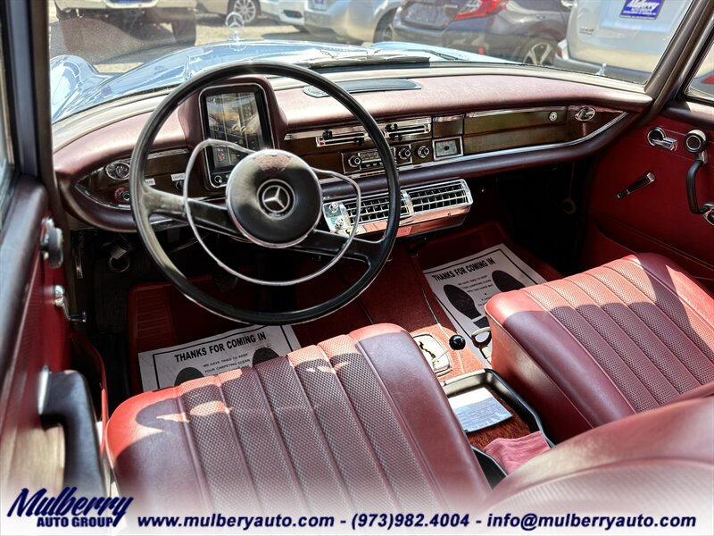 1967 Mercedes-Benz 200-Series  230-S - Photo 16 - Newark, NJ 07102