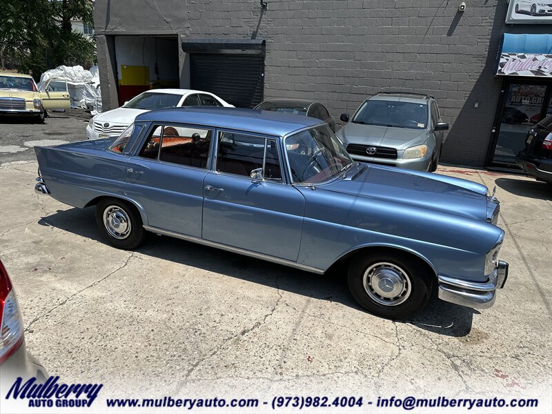 1967 Mercedes-Benz 200-Series  230-S - Photo 6 - Newark, NJ 07102