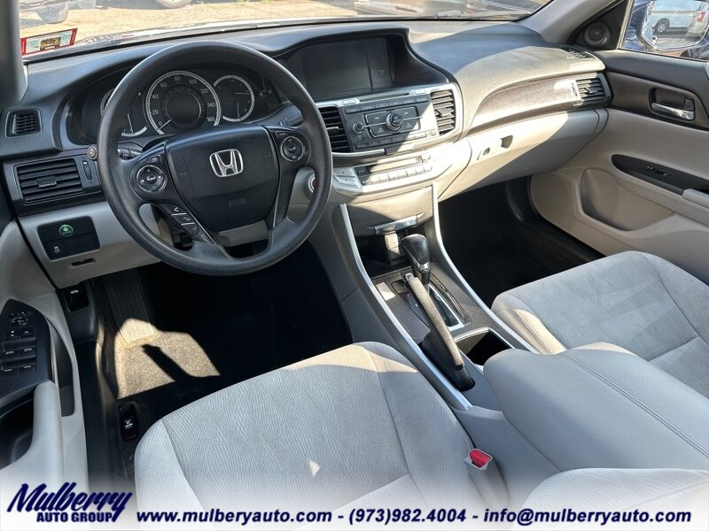 2015 Honda Accord EX   - Photo 16 - Newark, NJ 07102