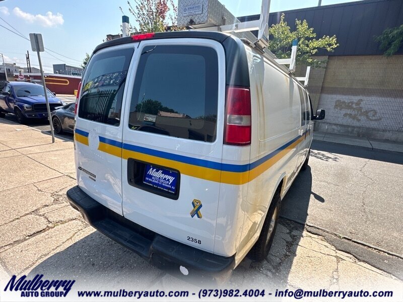 2016 Chevrolet Express 3500  EXTENDED 155'' - Photo 33 - Newark, NJ 07102