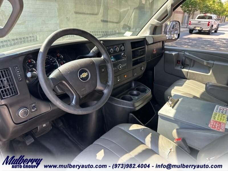 2016 Chevrolet Express 3500  EXTENDED 155'' - Photo 38 - Newark, NJ 07102