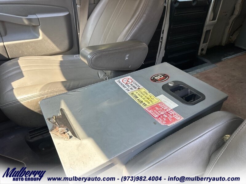 2016 Chevrolet Express 3500  EXTENDED 155'' - Photo 42 - Newark, NJ 07102