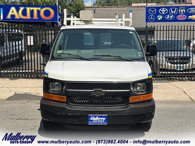 2016 Chevrolet Express 3500  EXTENDED 155'' - Photo 2 - Newark, NJ 07102