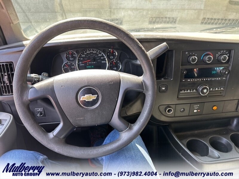 2016 Chevrolet Express 3500  EXTENDED 155'' - Photo 45 - Newark, NJ 07102
