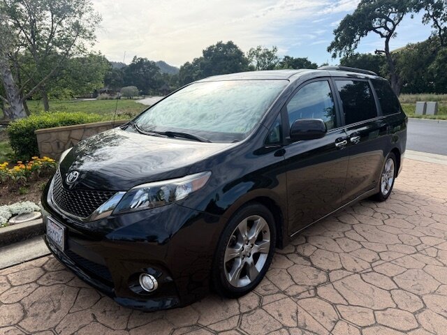 2013 Toyota Sienna SE 8-Passenger   - Photo 1 - San Jose, CA 95131