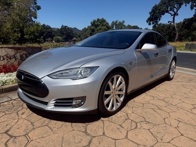 2012 Tesla Model S Signature P85 - Photo 1 - San Jose, CA 95131