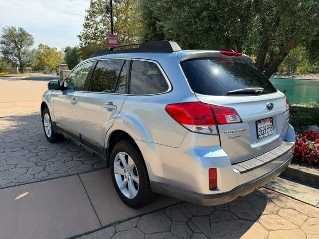 2013 Subaru Outback 2.5i Premium - Photo 3 - San Jose, CA 95131