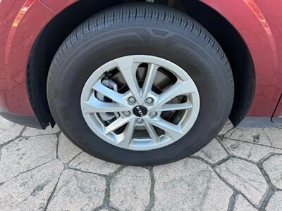 2024 Kia Carnival LX   - Photo 17 - San Jose, CA 95131