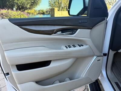 2020 Cadillac Escalade Premium Luxury   - Photo 14 - San Jose, CA 95131