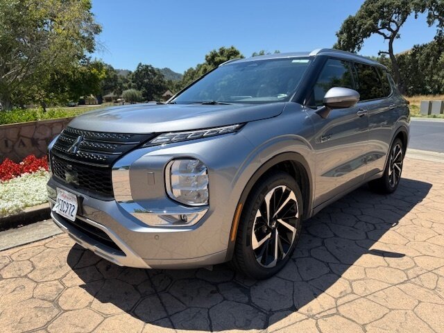 2023 Mitsubishi Outlander PHEV Hybrid SEL  