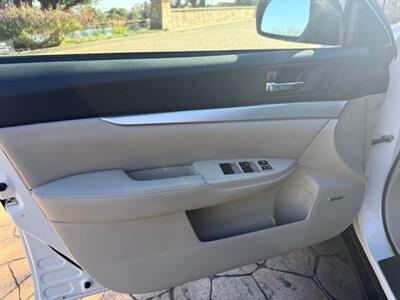 2010 Subaru Outback 2.5i Premium   - Photo 15 - San Jose, CA 95131
