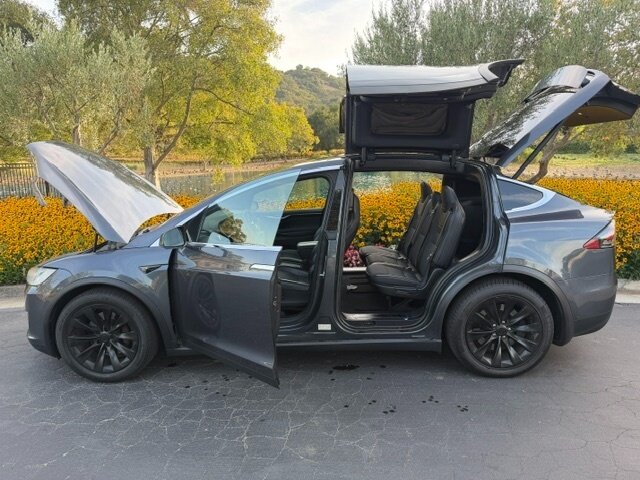 2017 Tesla Model X 75D - Photo 3 - San Jose, CA 95131