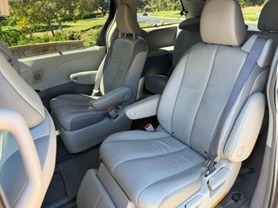 2011 Toyota Sienna Limited  AWD - Photo 7 - San Jose, CA 95131