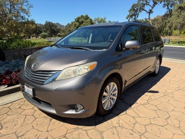 2011 Toyota Sienna Limited  AWD - Photo 1 - San Jose, CA 95131
