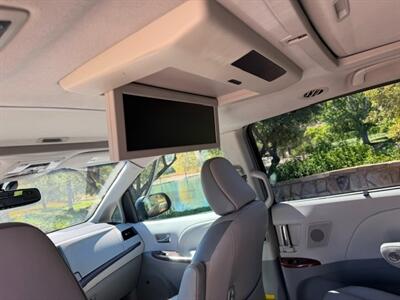 2011 Toyota Sienna Limited  AWD - Photo 8 - San Jose, CA 95131