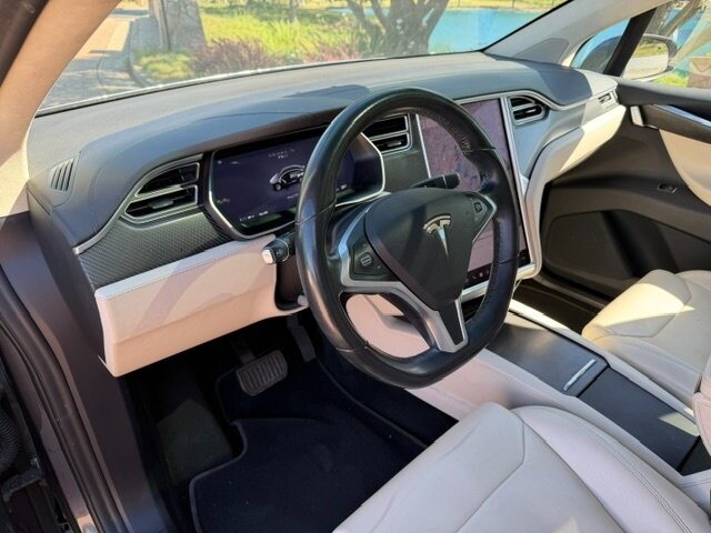 2017 Tesla Model X 75D - Photo 7 - San Jose, CA 95131