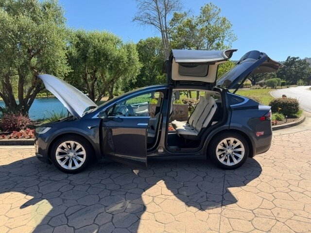 2017 Tesla Model X 75D - Photo 3 - San Jose, CA 95131