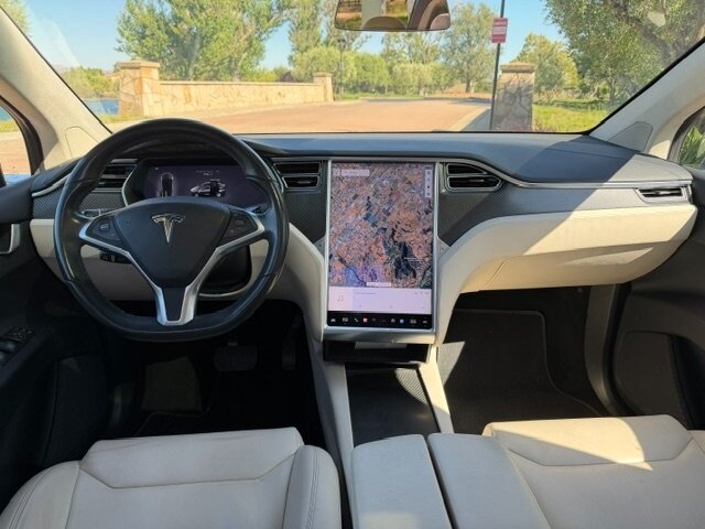 2017 Tesla Model X 75D - Photo 6 - San Jose, CA 95131