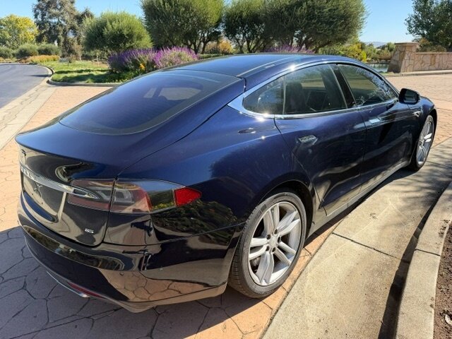2014 Tesla Model S 85 - Photo 4 - San Jose, CA 95131