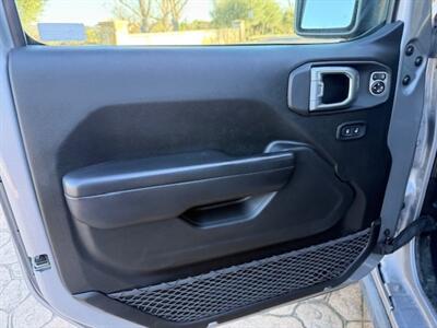 2019 Jeep Wrangler Unlimited Rubicon   - Photo 16 - San Jose, CA 95131