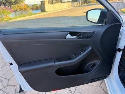 2016 Volkswagen Jetta 1.4T S   - Photo 13 - San Jose, CA 95131