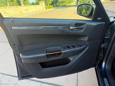 2008 Chrysler 300C HEMI   - Photo 14 - San Jose, CA 95131