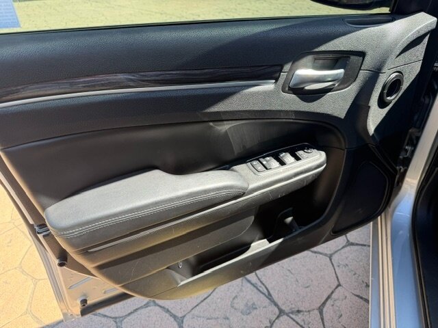 2019 Chrysler 300 Series Touring - Photo 13 - San Jose, CA 95131