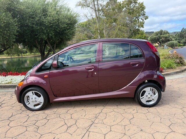 2012 Mitsubishi i-MiEV ES  