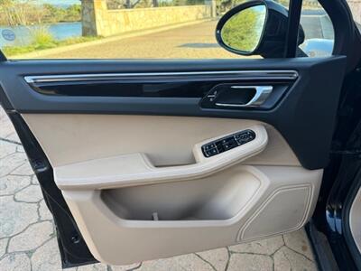 2020 Porsche Macan AWD   - Photo 18 - San Jose, CA 95131
