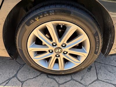 2015 Hyundai ELANTRA SE   - Photo 12 - San Jose, CA 95131